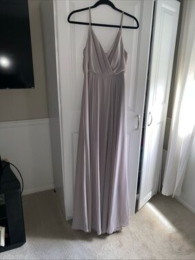 Lulu's V-Neck Chiffon Gown Maxi Dress Light‎ Lilac Size Medium Wedding Guest